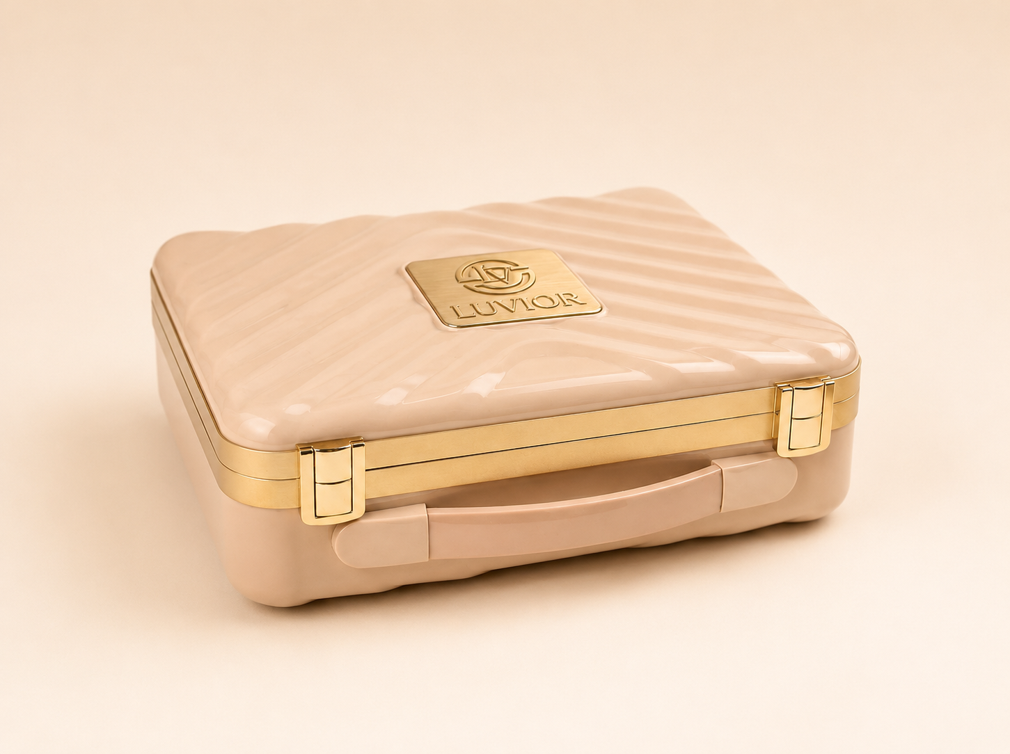 LUVIOR Travel Case — LED Mirror Edition
