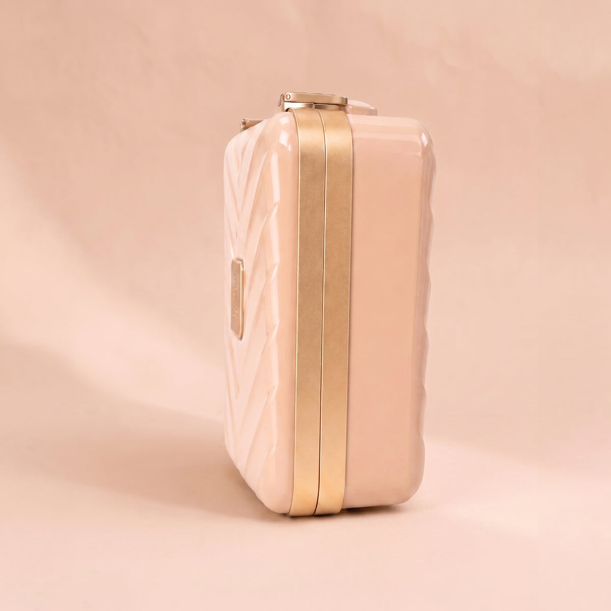 LUVIOR Travel Case — LED Mirror Edition